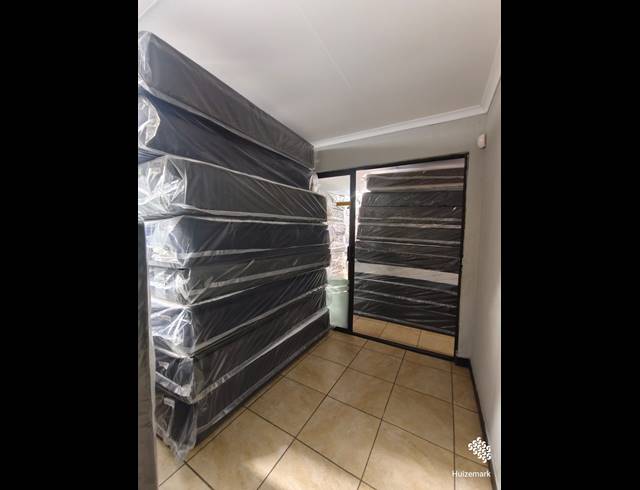 1,500M² BUILDING FOR SALE IN VAALPARK
